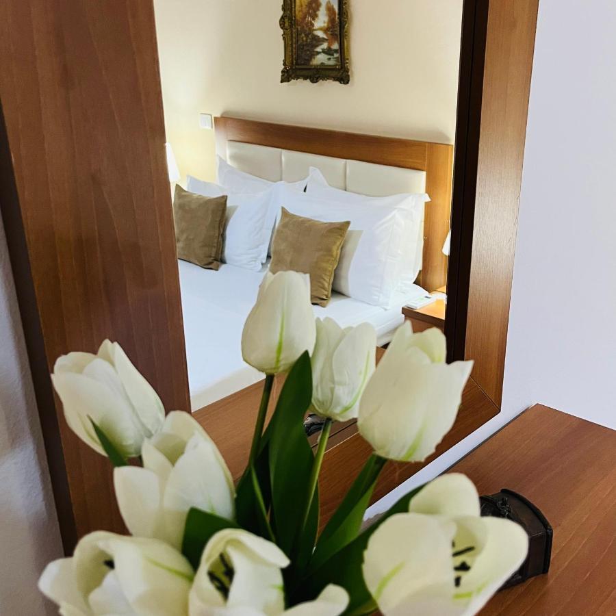Iljazi'S Apartaments วญอเรอ ภายนอก รูปภาพ