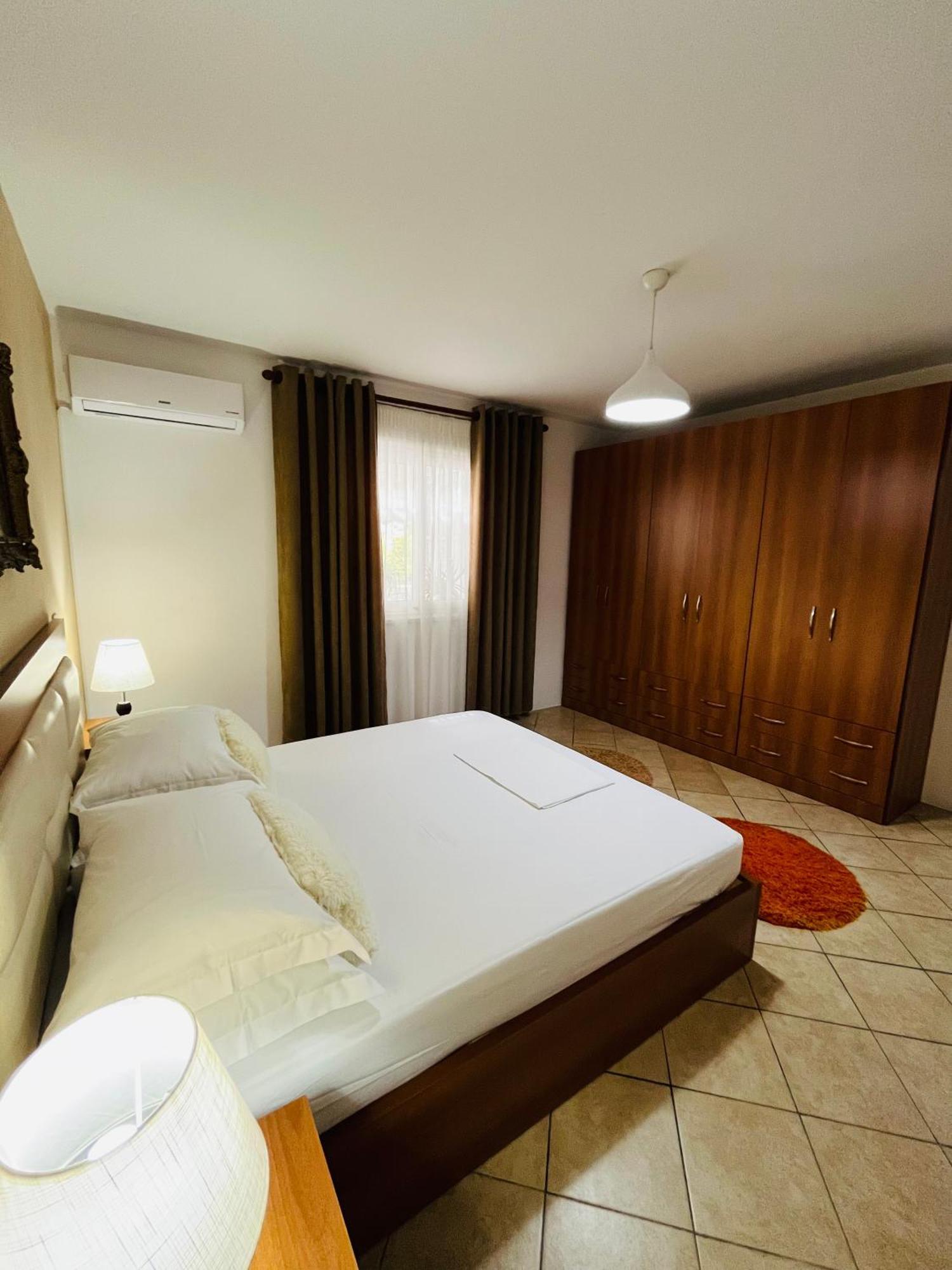 Iljazi'S Apartaments วญอเรอ ภายนอก รูปภาพ