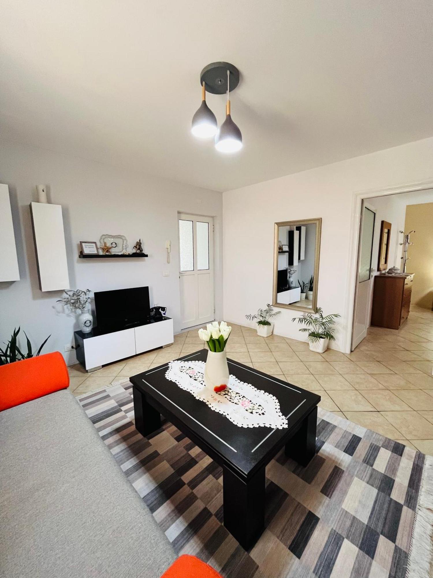 Iljazi'S Apartaments วญอเรอ ภายนอก รูปภาพ