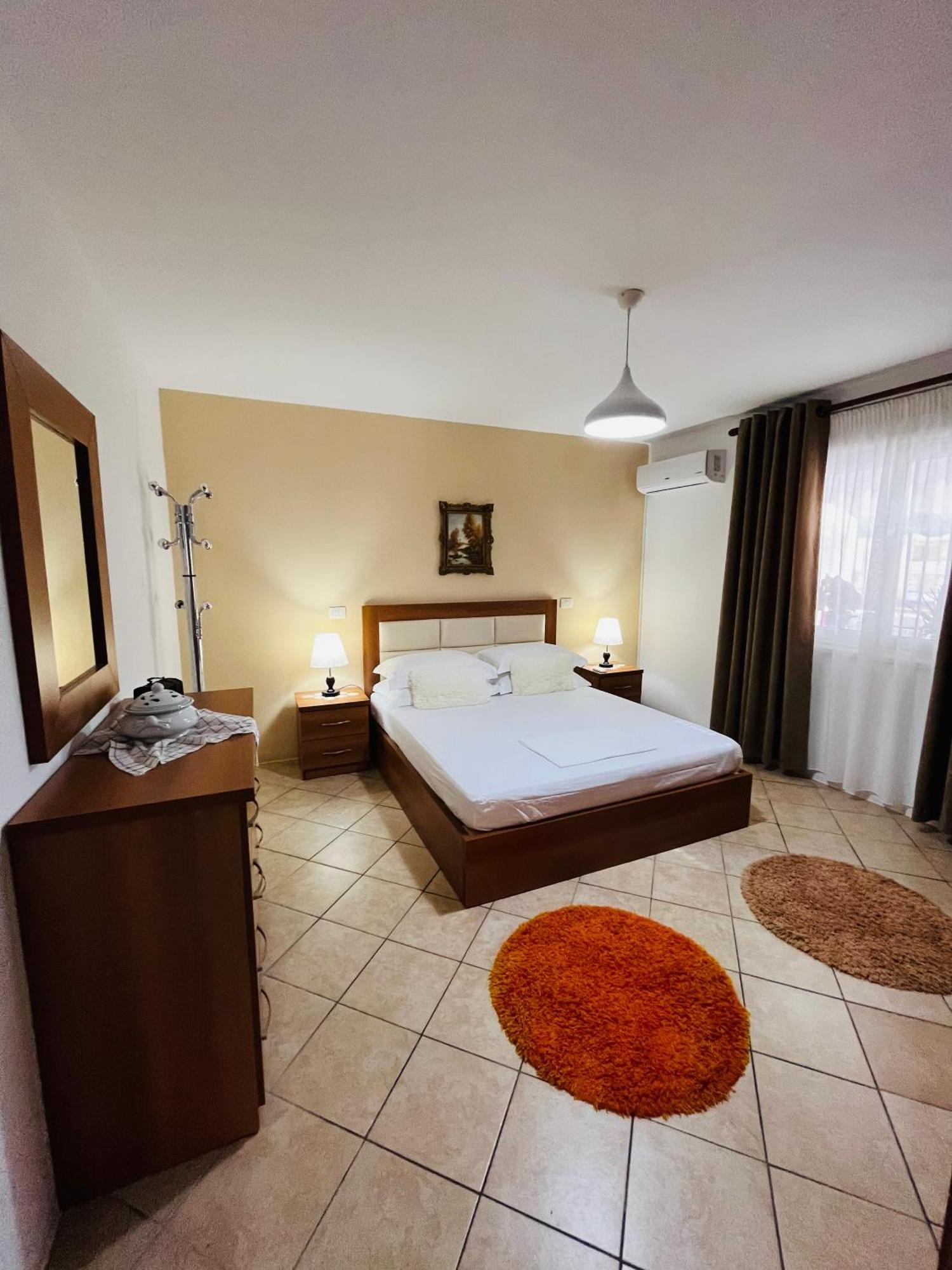 Iljazi'S Apartaments วญอเรอ ภายนอก รูปภาพ