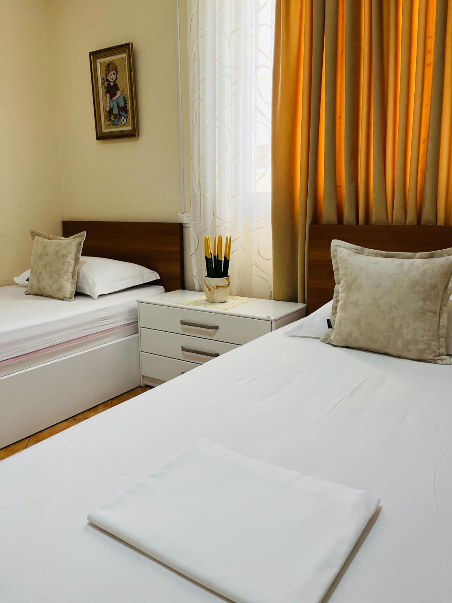 Iljazi'S Apartaments วญอเรอ ภายนอก รูปภาพ