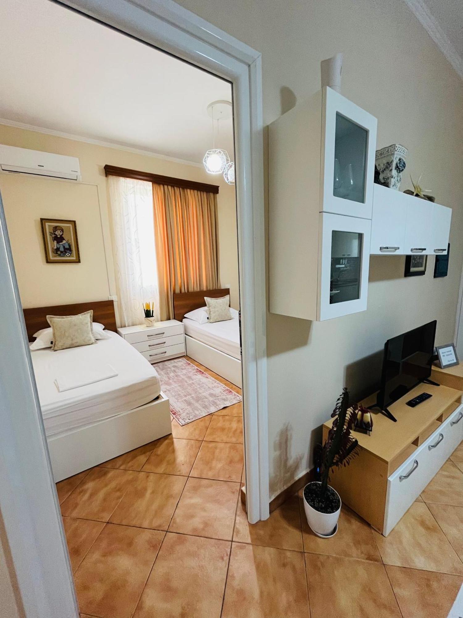Iljazi'S Apartaments วญอเรอ ภายนอก รูปภาพ