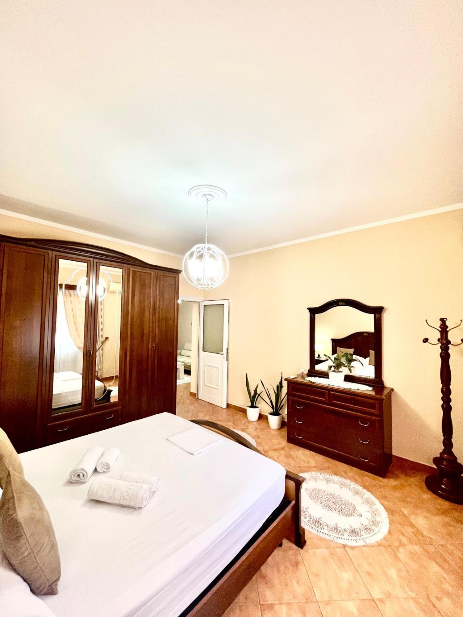 Iljazi'S Apartaments วญอเรอ ภายนอก รูปภาพ