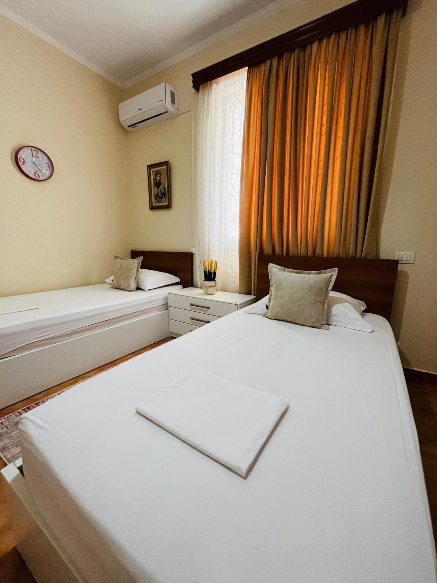 Iljazi'S Apartaments วญอเรอ ภายนอก รูปภาพ