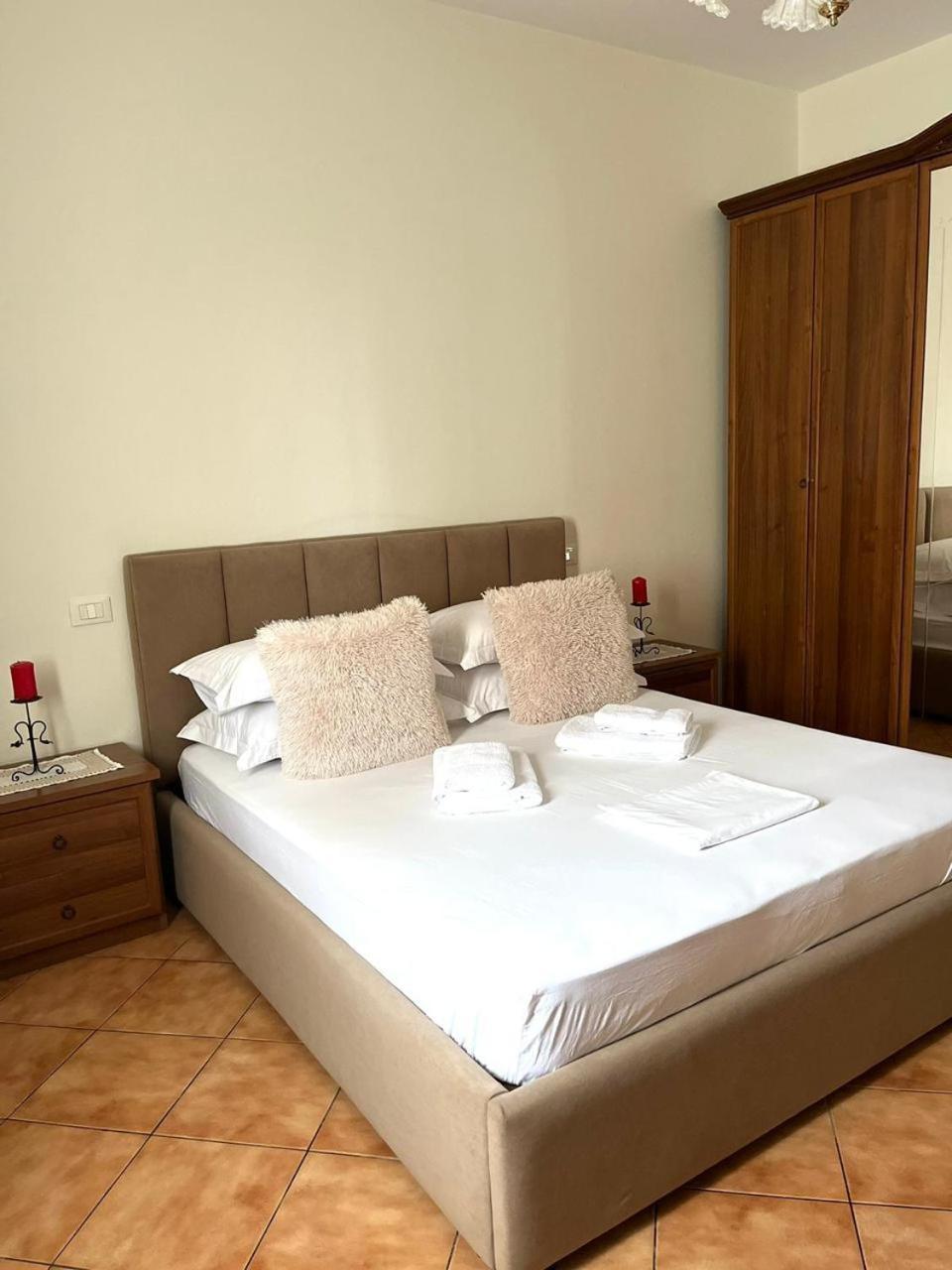 Iljazi'S Apartaments วญอเรอ ภายนอก รูปภาพ
