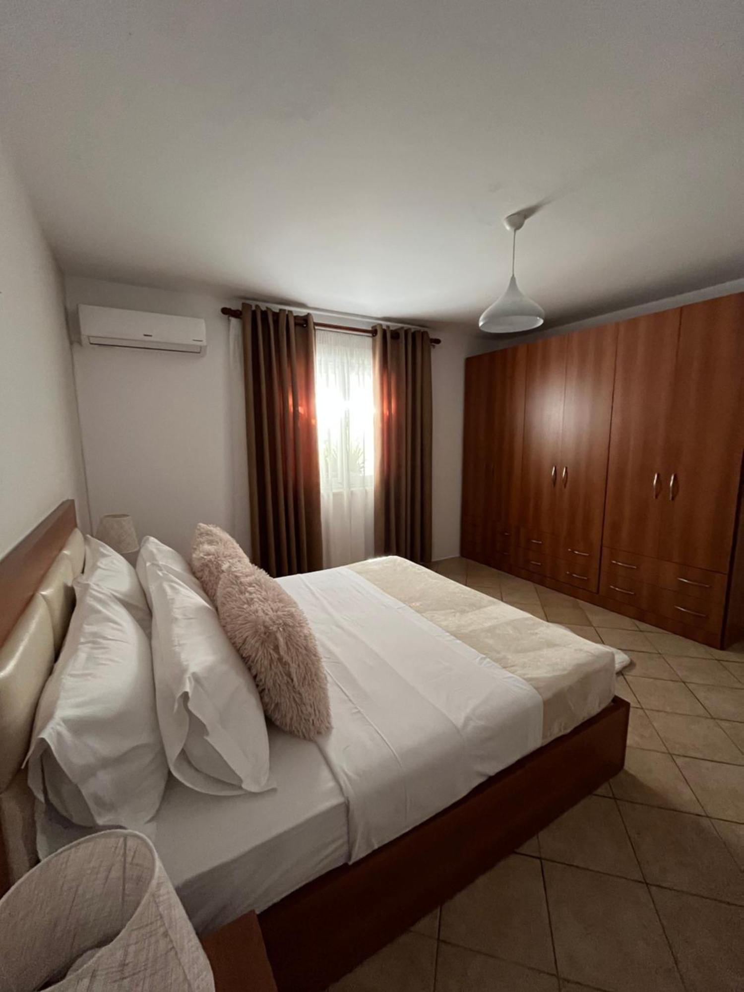 Iljazi'S Apartaments วญอเรอ ภายนอก รูปภาพ